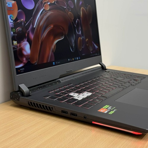 ASUS ROG Strix G17 G713PV