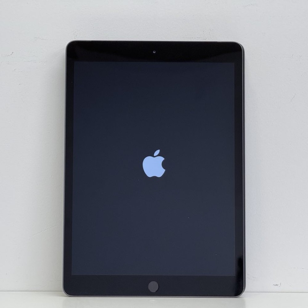 Apple iPad 8 10,2 (2020) Apple iPad 8 10,2 (2020)