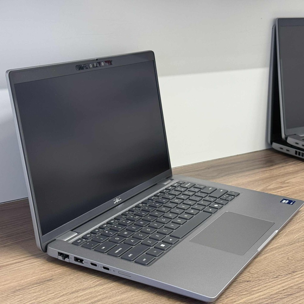 Dell Precision 3490 Dell Precision 3490