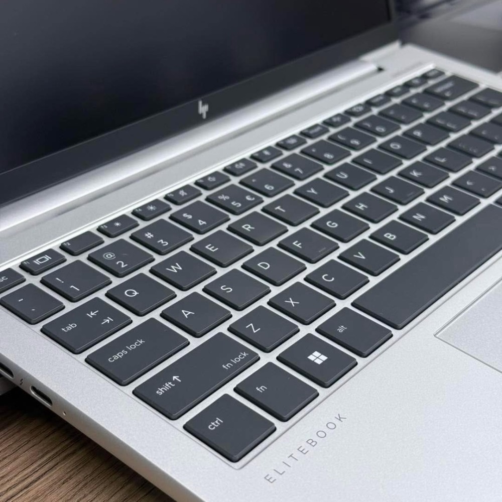 HP EliteBook 830 G10 HP EliteBook 830 G10