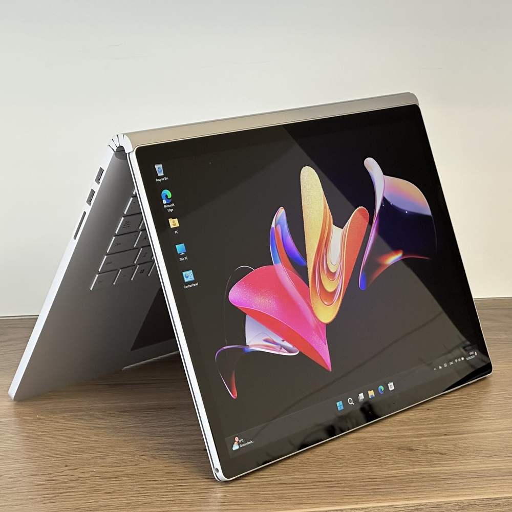 Microsoft Surface Book 2 15" Microsoft Surface Book 2 15"
