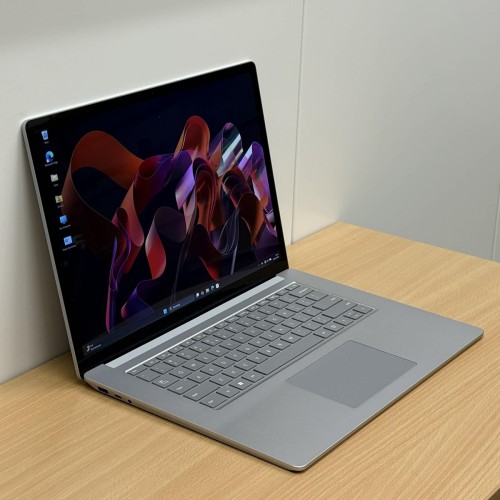 Microsoft Surface Laptop 5 15"