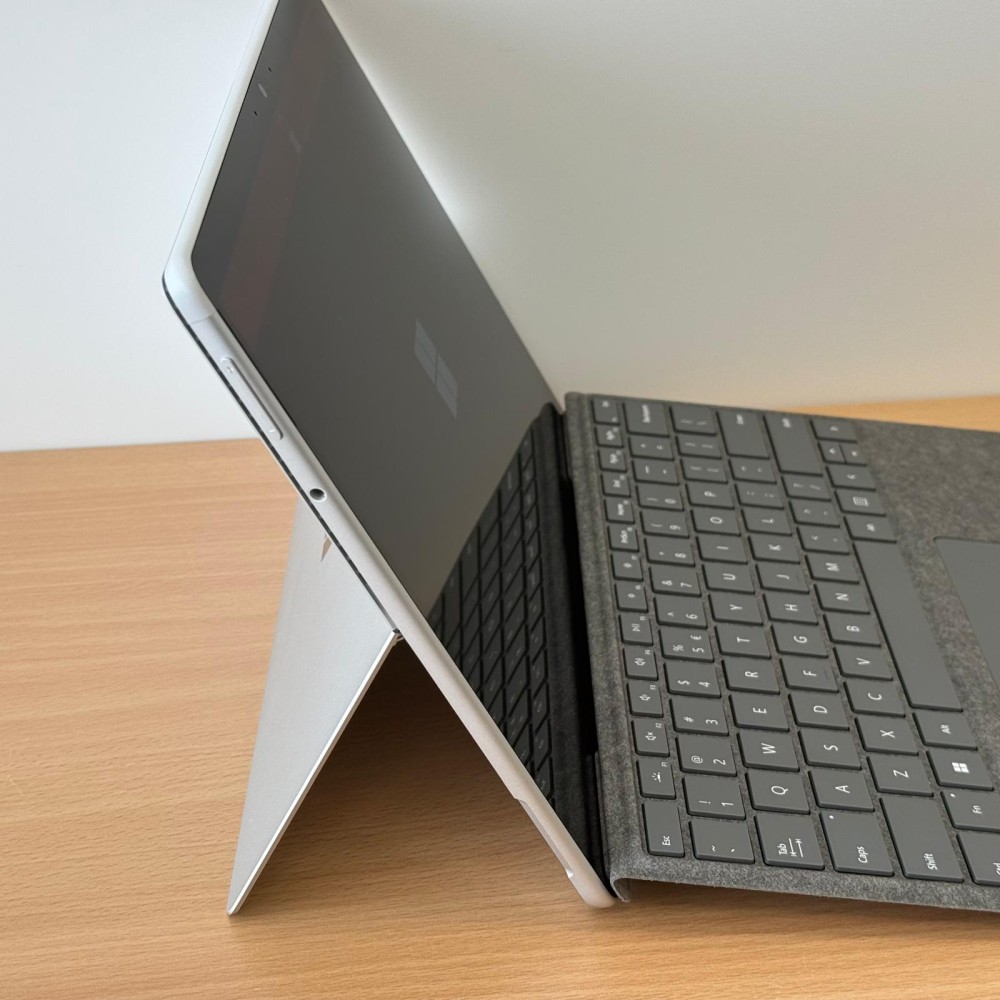 Microsoft Surface Pro 8